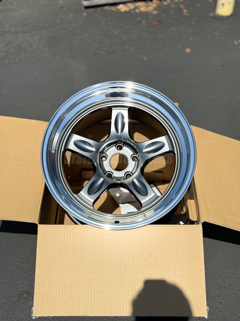 Volk Racing 21C - 18x10.5 +0 5x114.3 - Dark Gunmetal / Rim DC *Set