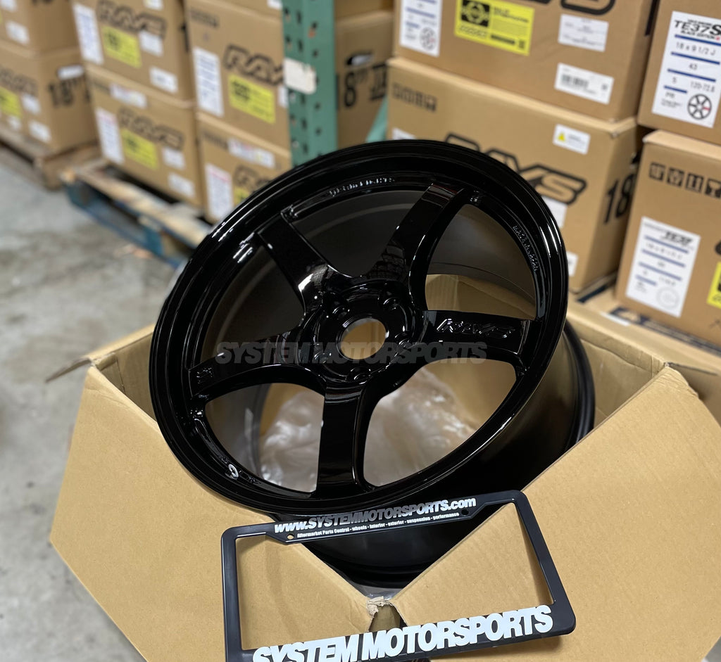 Gram Lights 57CR - 18x9.5 / +38 / 5x120 - Gloss Black *Set of 4