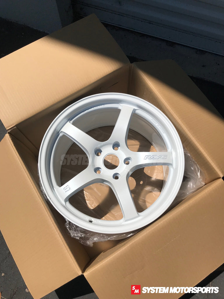 Gramlights 57CR - 18x9.5 / +38 / 5x120 - Ceramic Pearl White *Set