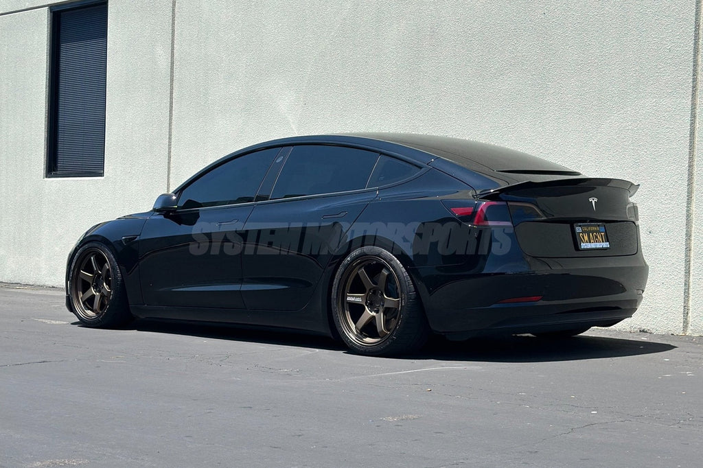 Tesla Model 3 equipped with #systemspec Aggressive TE37 Ultra M-Spec, 19x9.5 +21 5x114.3 in Face-4 Concave!