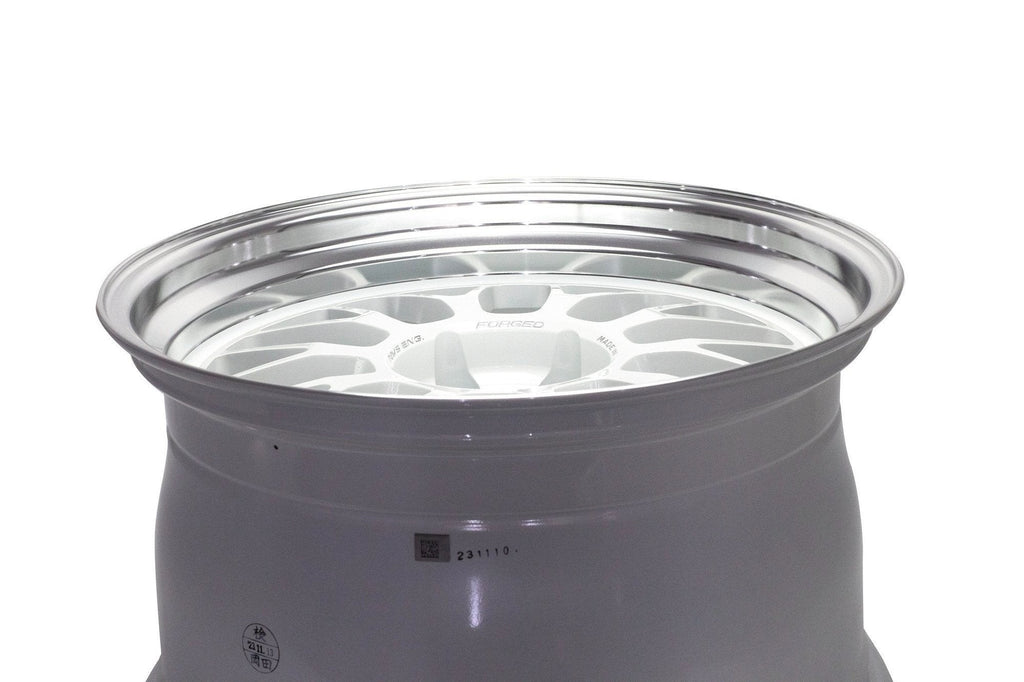 Volk Racing 21A in Limited White / Diamond Cut Rim! Now available to order!