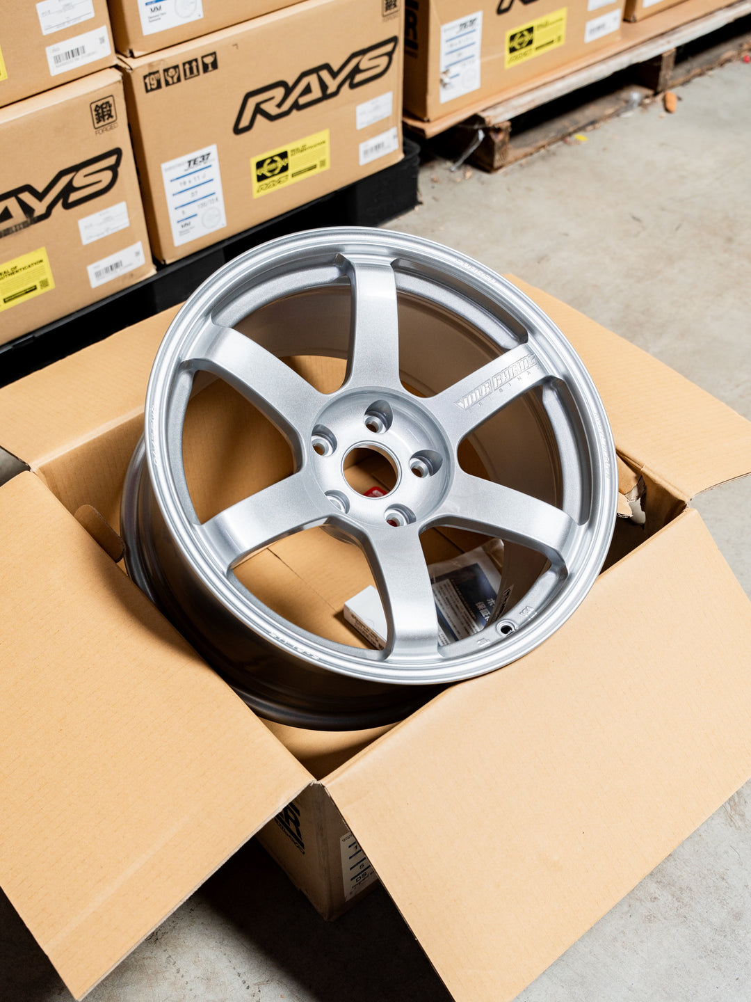 Signature fit and finish. @rayswheelsusa OP2 Special-Ordered Diamond Silver colorway for BMW E90 / E92 / F80 M3 in 18...