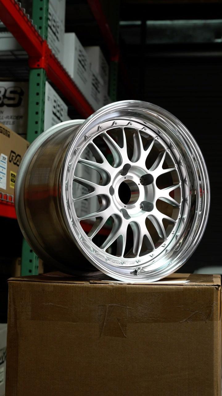 @bbs.wheels Icon 🏁 BBS E88 Program for Porsche 964 + 993! Available to order in Silver (as shown), Gold, Satin Black,...