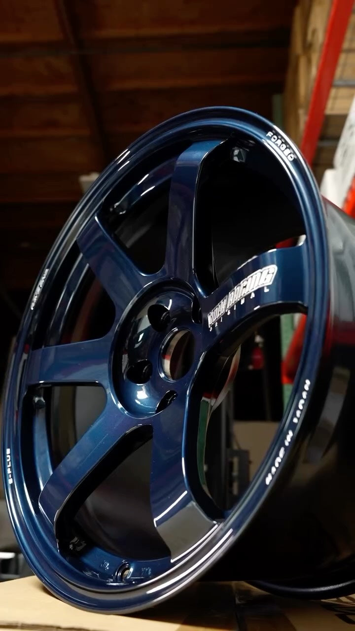 The Volk Racing @rayswheelsusa signature TE37 Saga S-Plus in OP2 special-order Mag Blue 💙 Optioned with maximum conca...