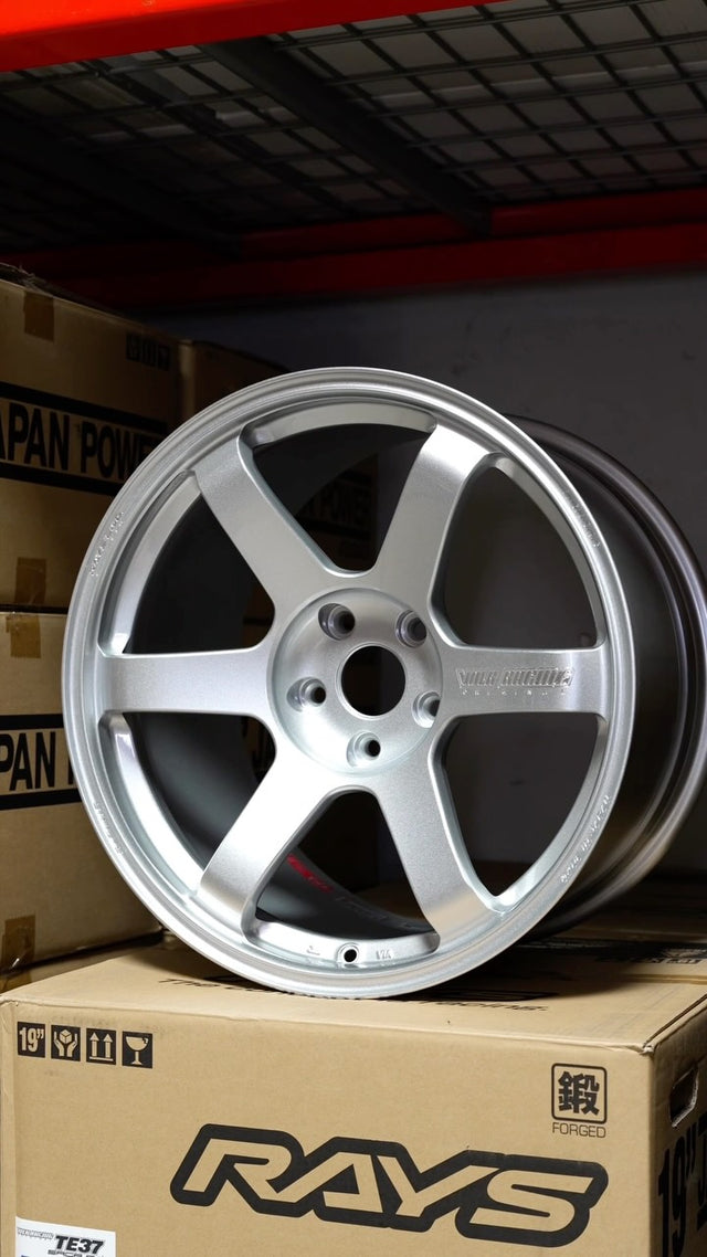 Volk Racing @rayswheelsusa TE37 Saga S-Plus in Diamond Silver! 19x9.5/19x11 sizing for the BMW F80 M3 / F82 M4 / F87 ...